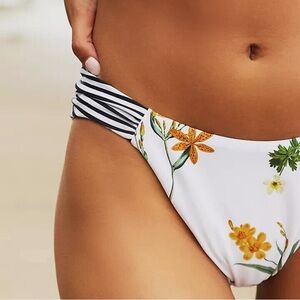 NWT floral contrast ruched bikini bottoms anthro
